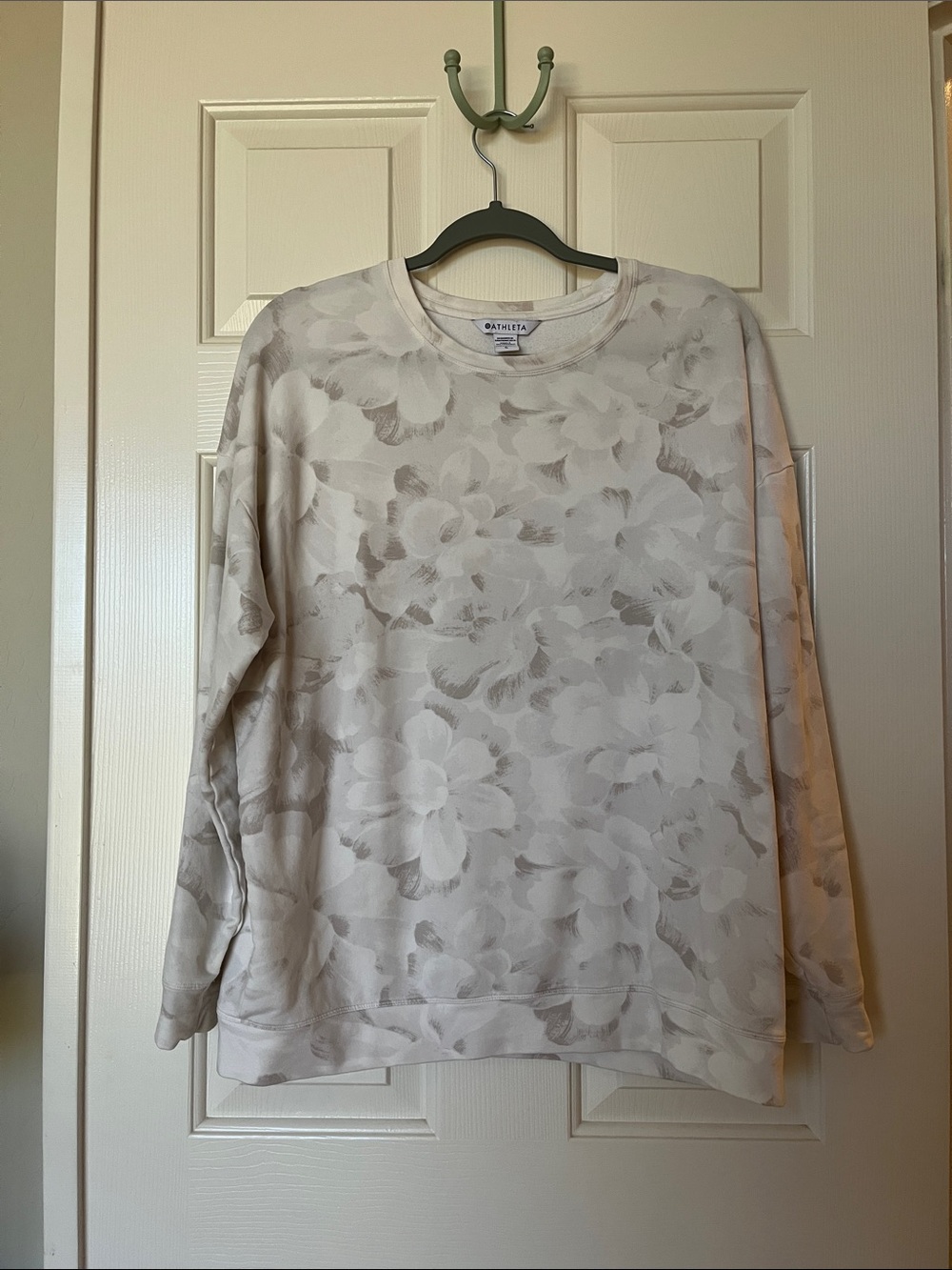 Athleta Neutral Floral Crewneck Sweatshirt in Light Gray and Cream